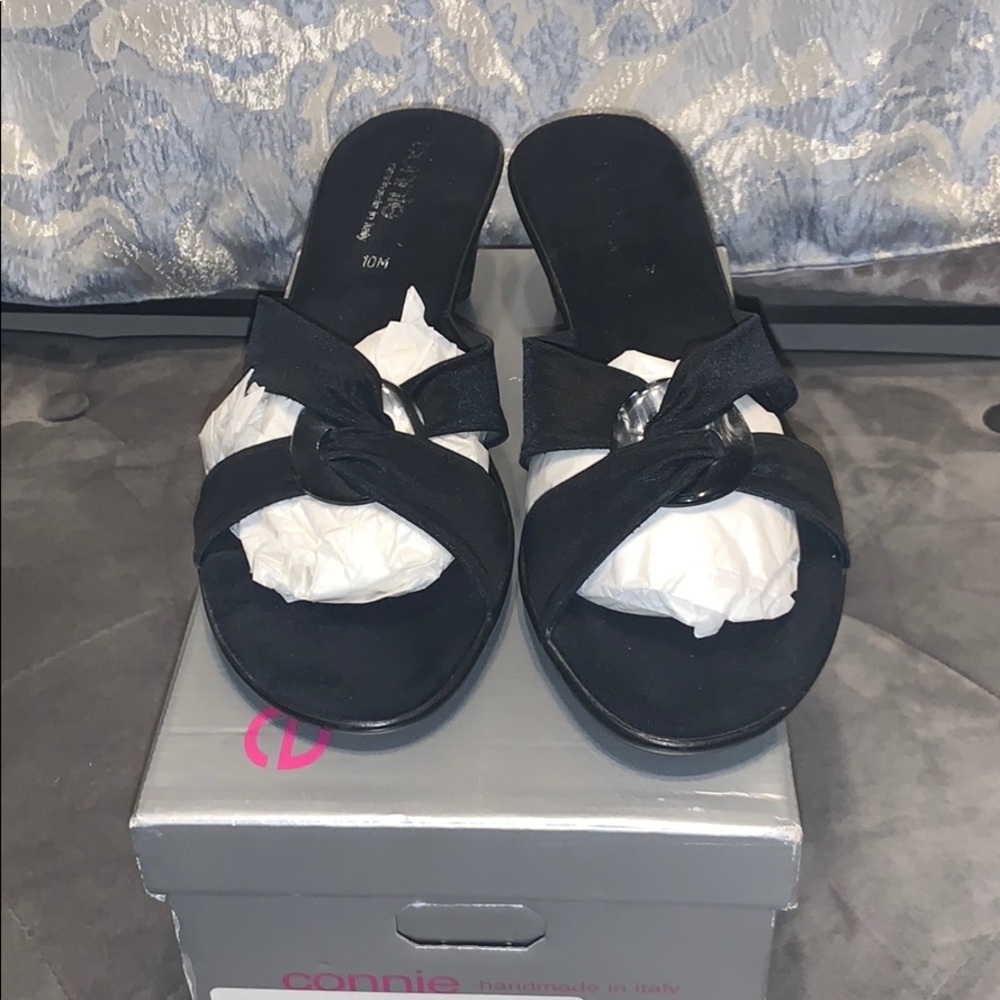 connie black low heeled sandals